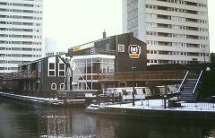 06med The Long Boat Pub Cambrian Wharf