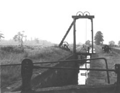 TENCH LOCK  1956 S&NCT