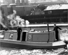 NFS (London Region) narrow boat fitted with fire pumps