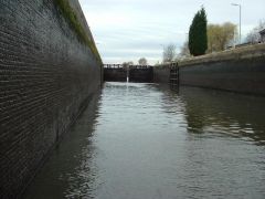 entering barton lock