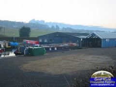Cow Roast Marina, Grand Union, Looking Towards Buncefield