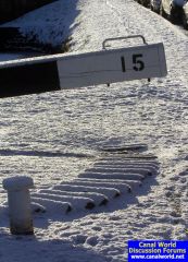 Winter snow, Lock 15........Marple 2009