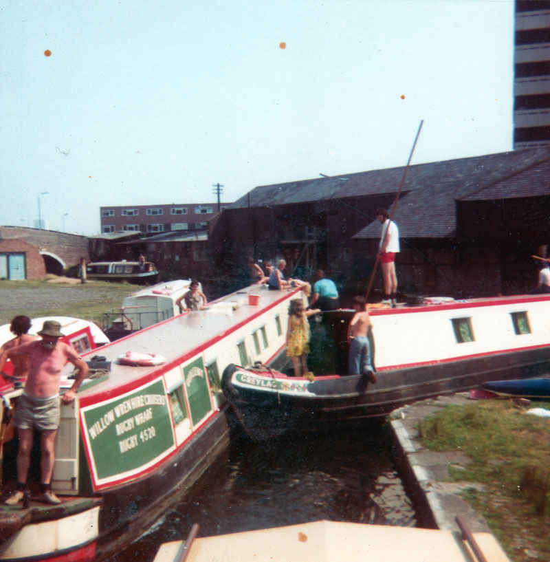 Willow Wren Wooden Top History & Heritage Canal World