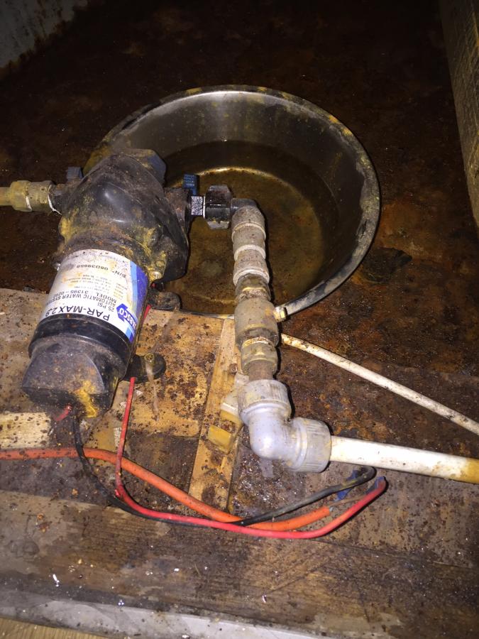 Leaking Water Pump Boat Equipment Canal World