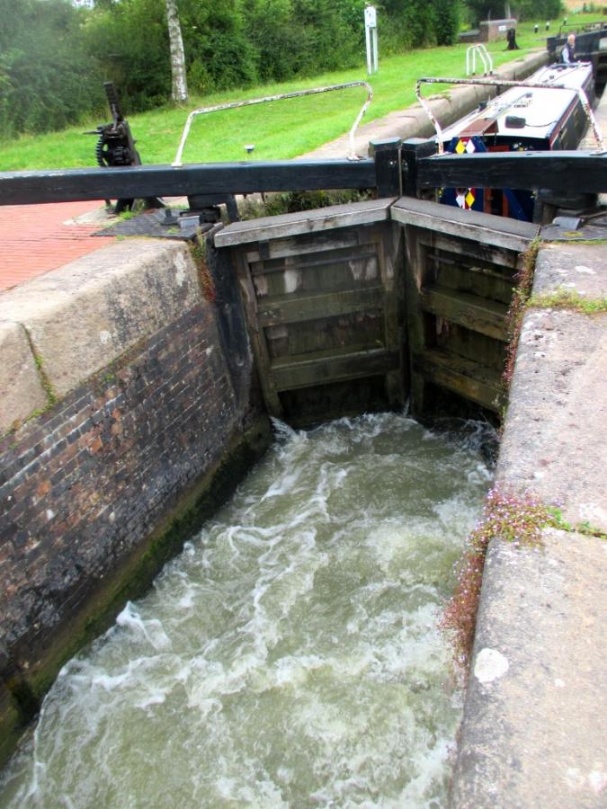 Oxford Canal Locks a bit of a conundrum History & Heritage Canal