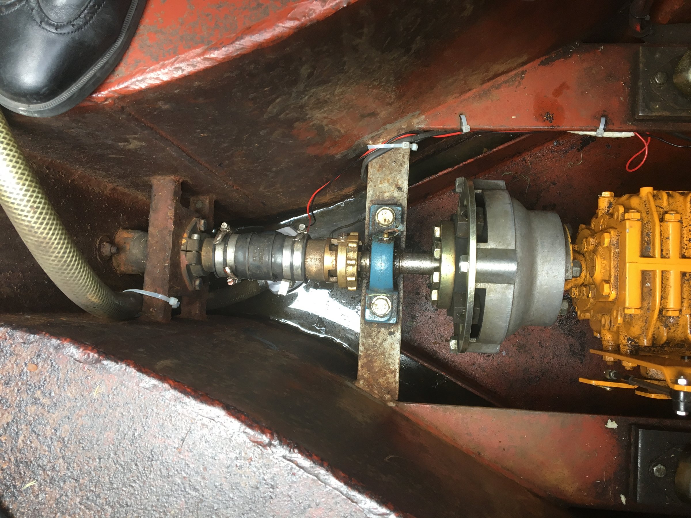 water lubricated stern gland Stern gland opinion - Boat Building & Maintenance main image 0