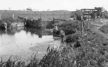 Fieldes Lock Anybody Recognise This Lock? - History & Heritage - Canal World