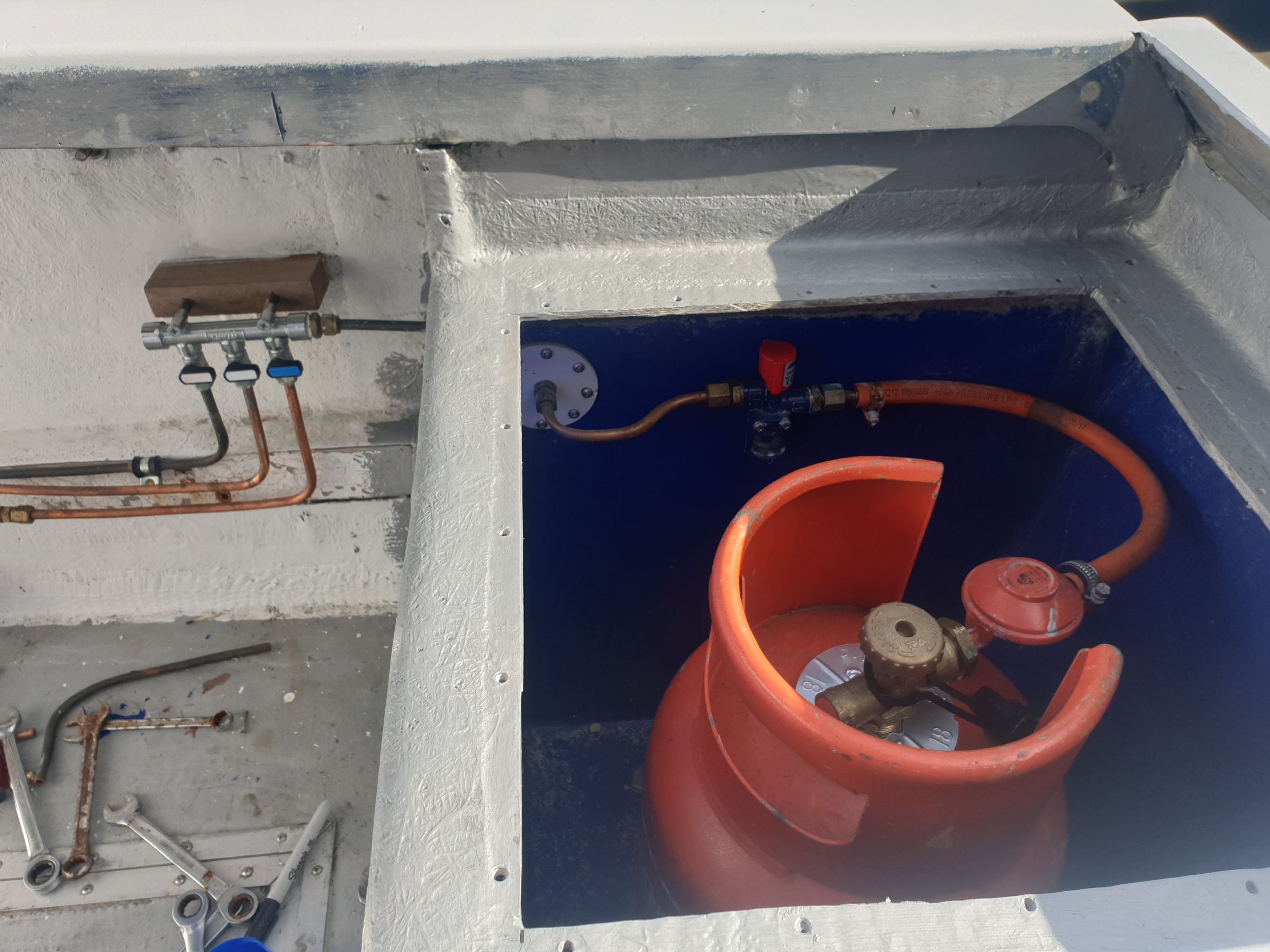LPG leak ? Boat Building & Maintenance Canal World