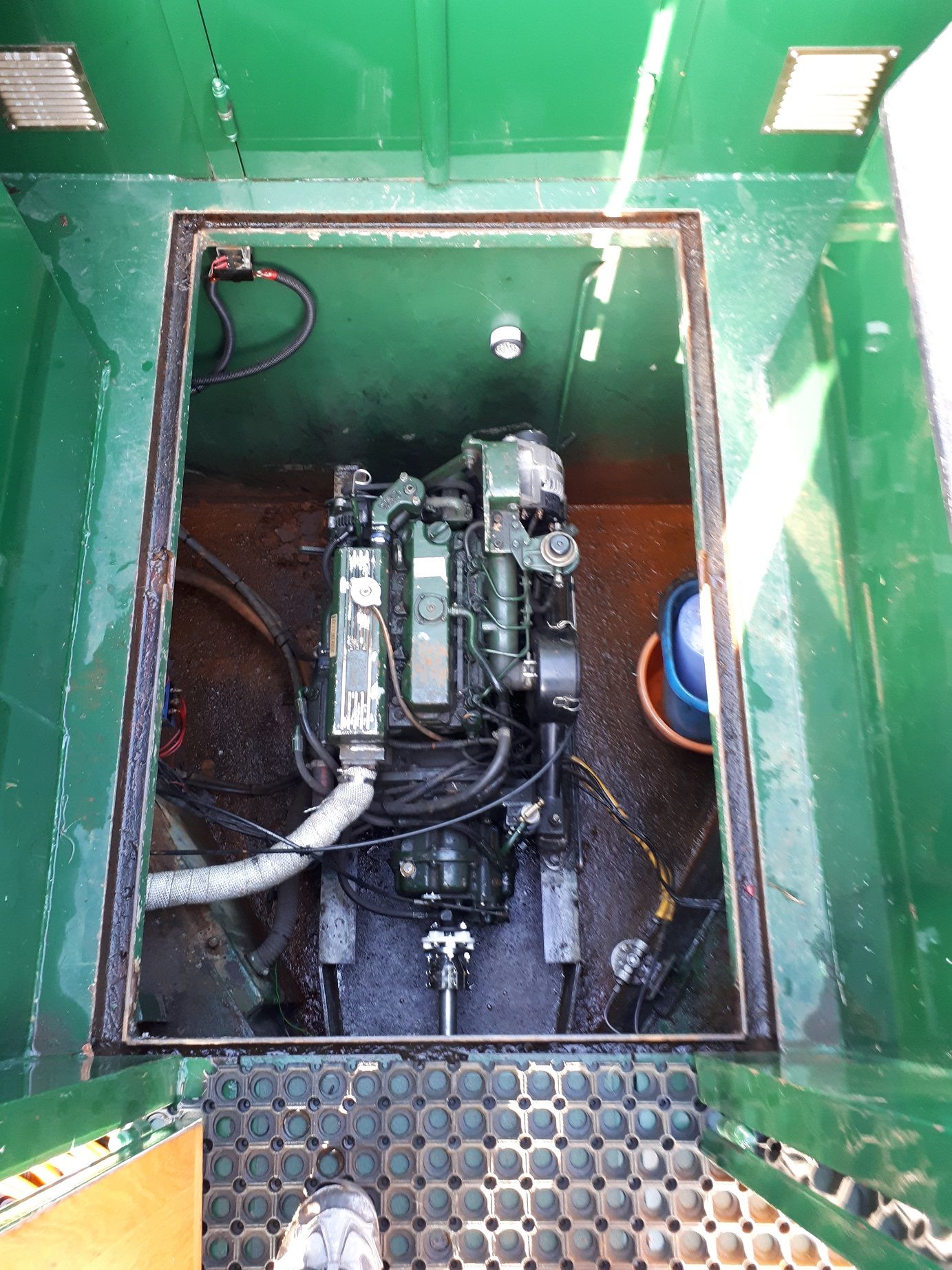 Show us pics of your... engine bay Boat Building & Maintenance