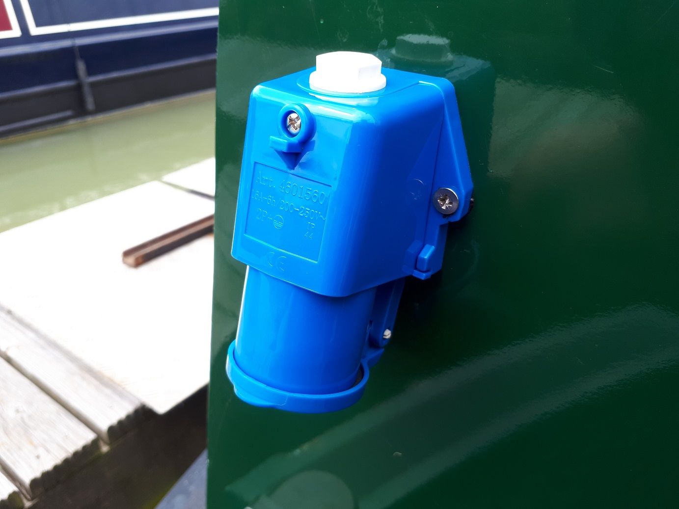 Which 240 hook up socket ? Boat Equipment Canal World