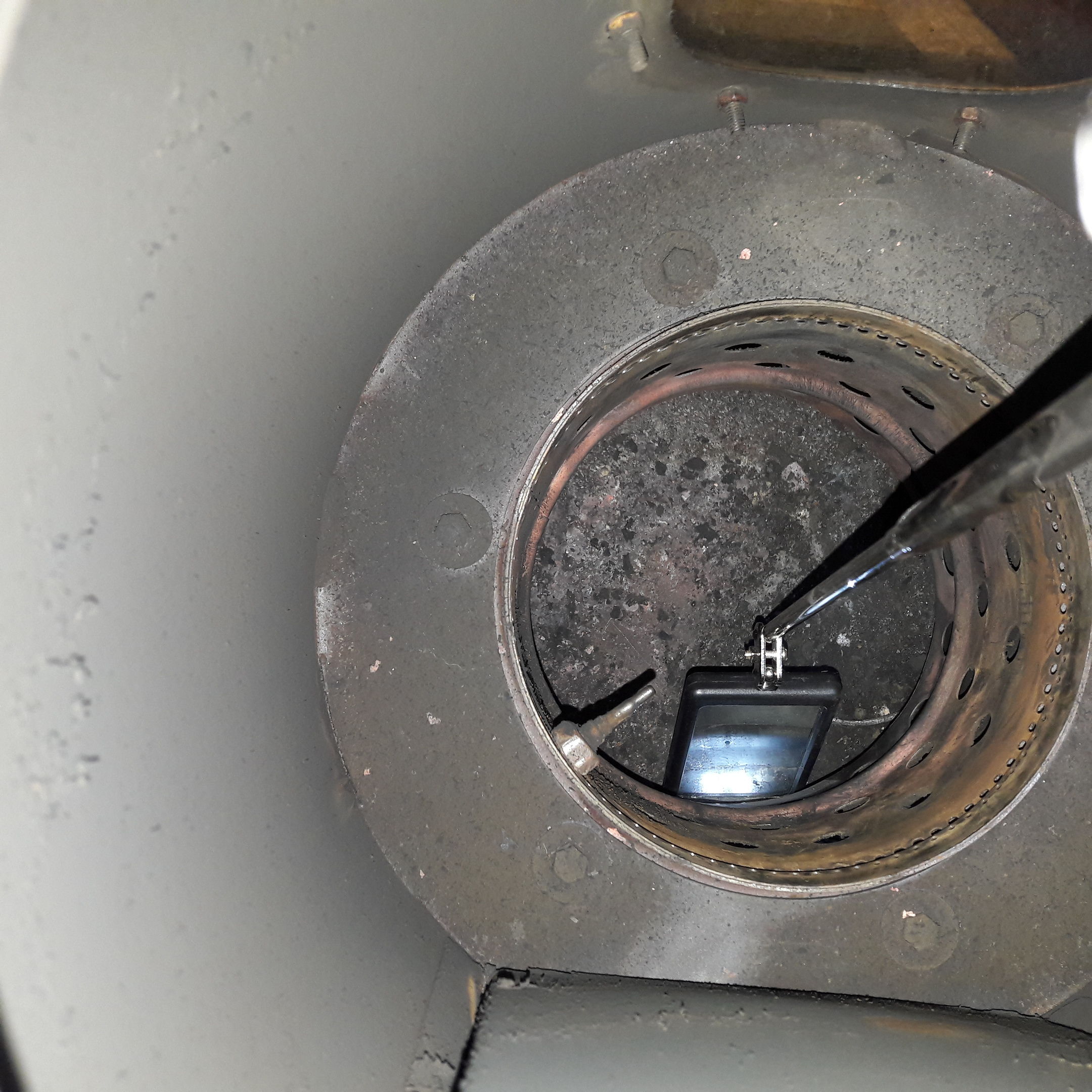 Cleaning Kabola Old Dutch Oil Drip Stove Boat Building & Maintenance