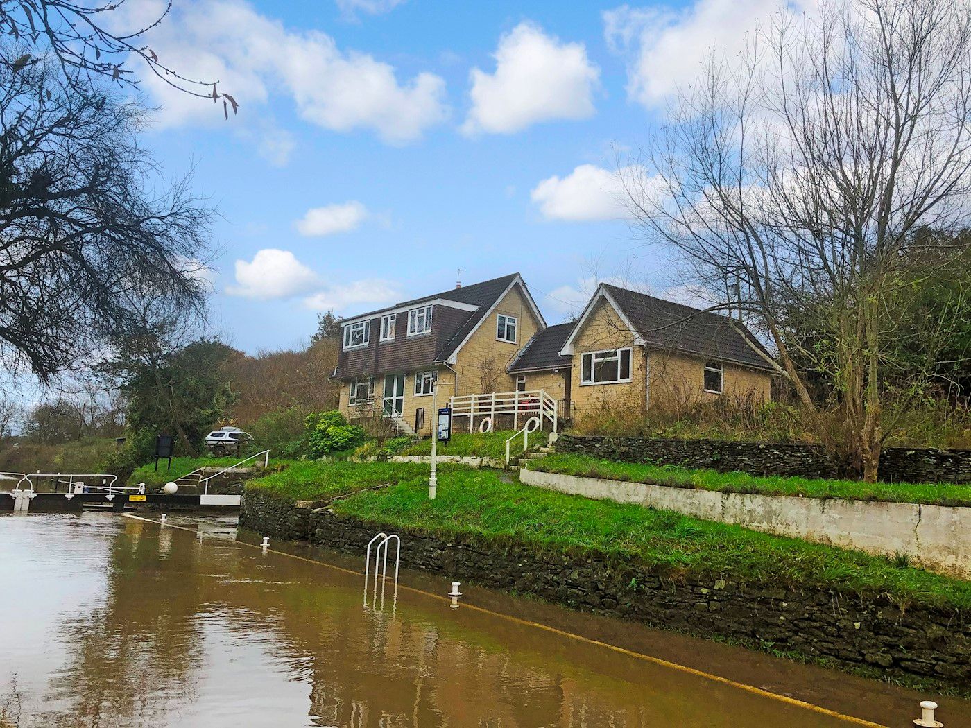 Another canal side property for sale Page 10 General Boating