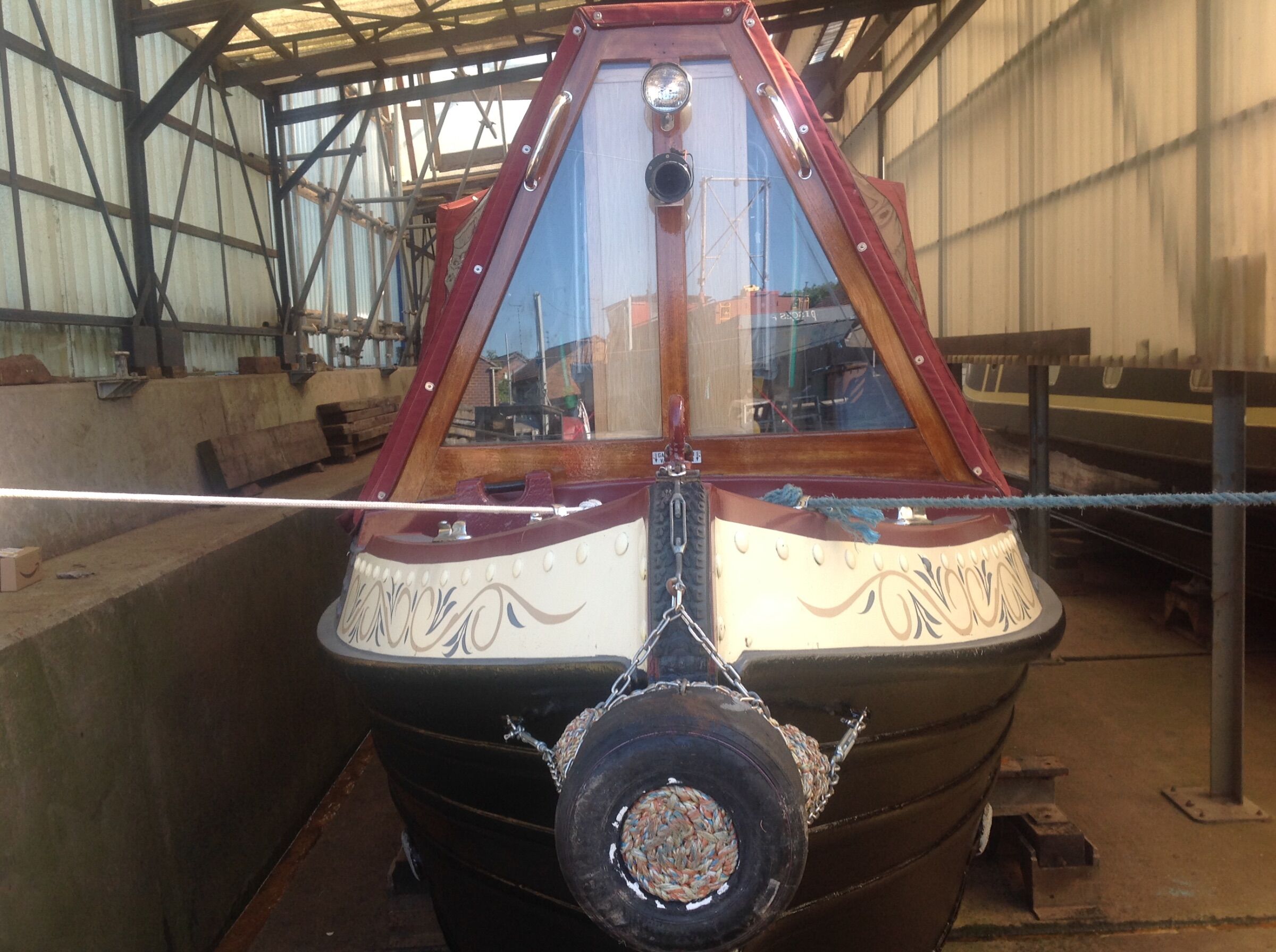 Blacking a 45ft Narrowboat Boat Building & Maintenance Canal World