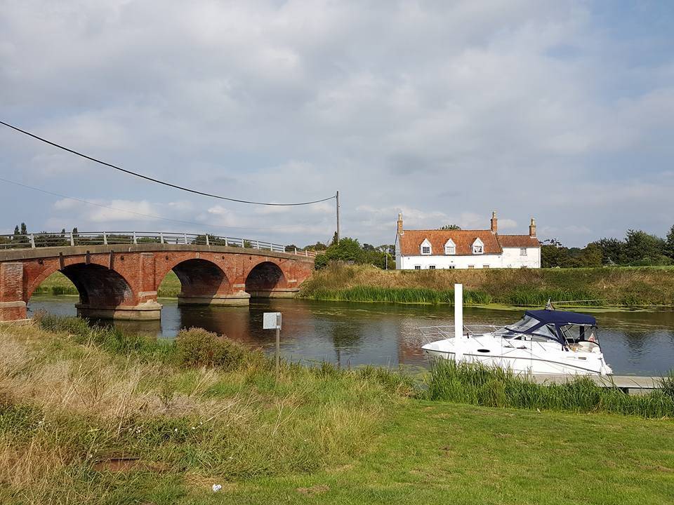14064032_1238105639575408_223651436012199137_n.jpg.c1c4bd2f61f839bf277120ec8d8e7c83.jpg