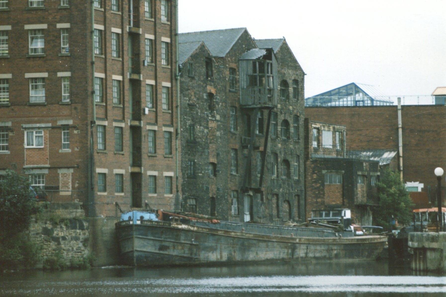 The Dry Dock In Leeds History Heritage Canal World the-dry-dock-in-leeds-history-heritage-canal-world
