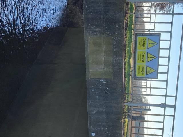 Bridgesign.jpeg.938b610781d2d0221e3037b7e68ae25d.jpeg