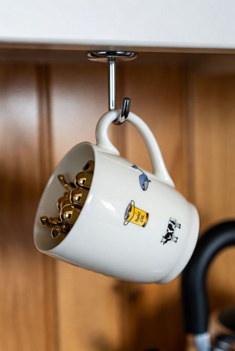 cuphooks.jpg.7557eaf5116e1bf926e071141813df34.jpg
